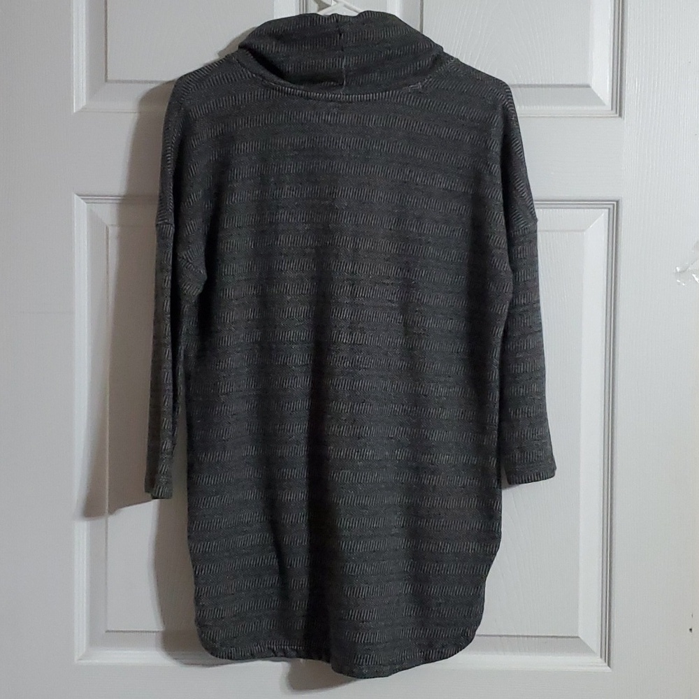 Natural Reflections Embroidered Cowl Neck Top Women's Size Small - Picture 5 of 8